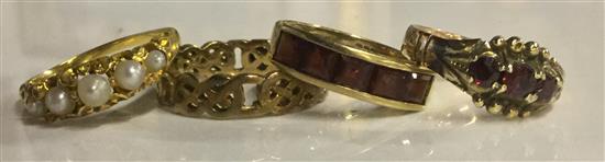 18ct pearl ring & 3 other gold rings